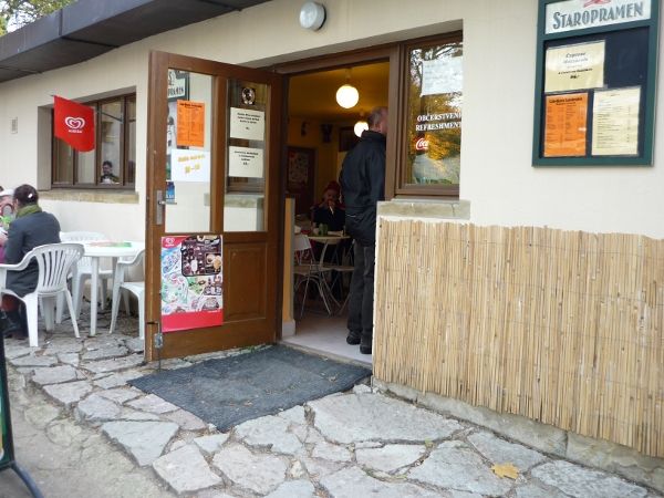 Café - Bistro Letohrádek z venku